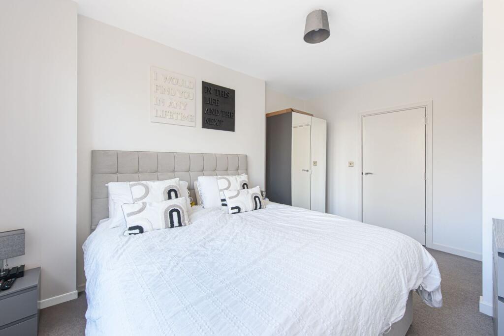 Medawar Drive, Mill Hill, NW7, London